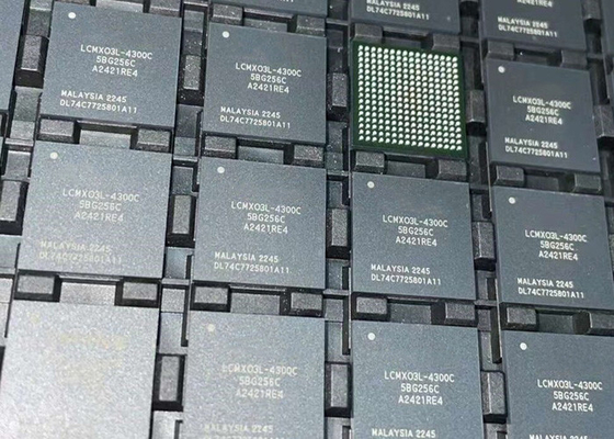 Mảng cổng có thể lập trình LCMXO3L-4300C-5BG256C 4320LUTs MachXO3 Programmable Logic IC CSFBGA-256